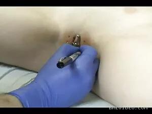 Elle vient avec ses  ...