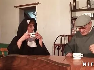 Énormes seins amateu ...